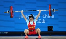 欧宝体育:举重亚锦赛：赵金红包揽女子45公斤级三项冠军 打破抓举世界纪录